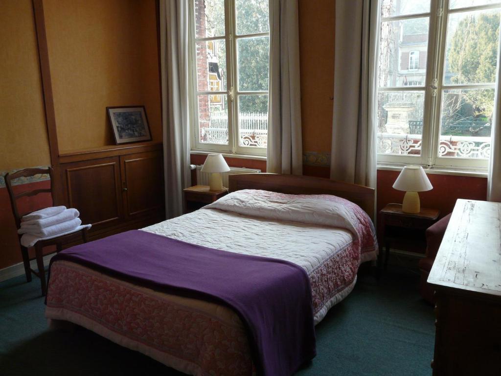 Hotel Henri IV Saint-Valery-en-Caux Zimmer foto